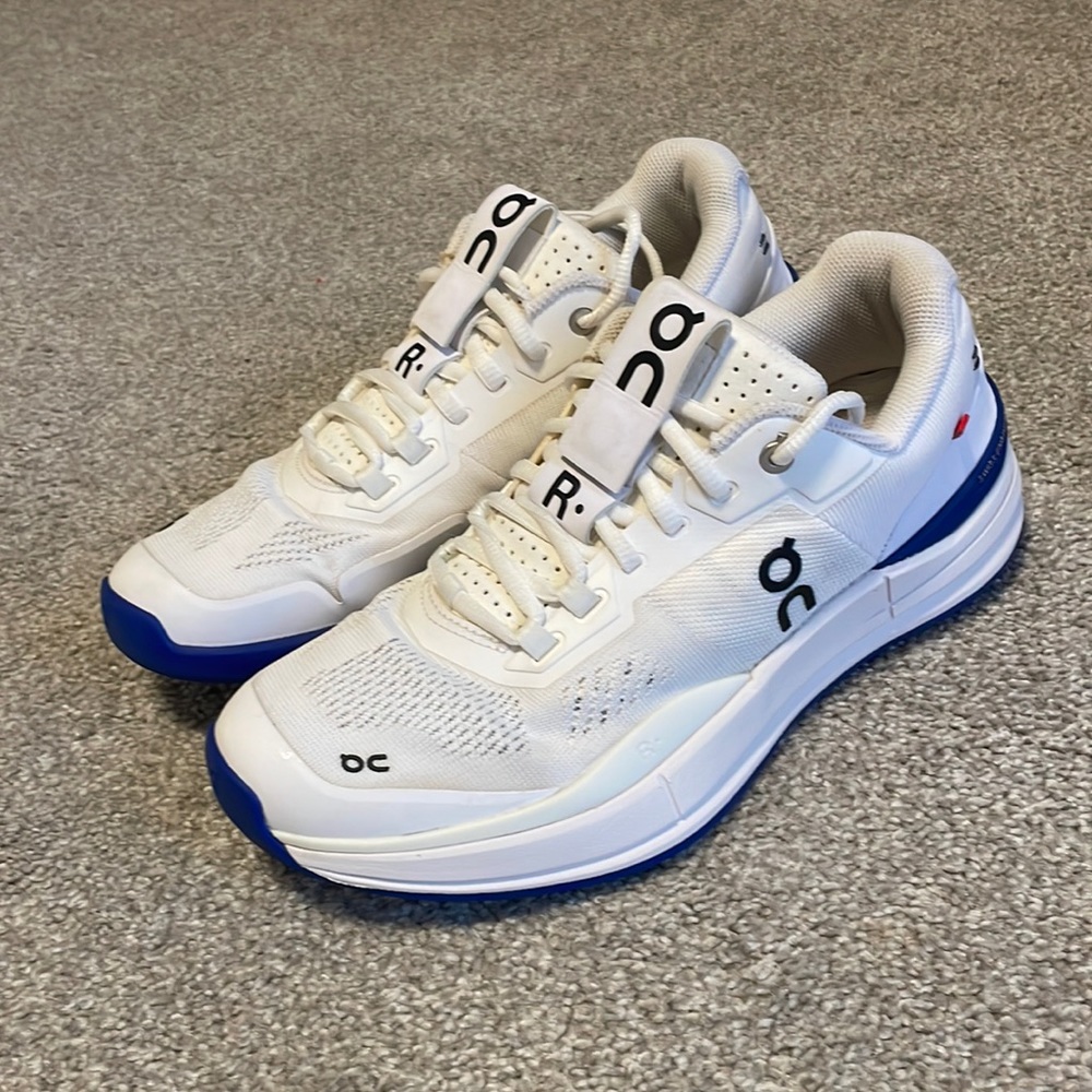 On The Roger Pro Low Top Sneakers size 9